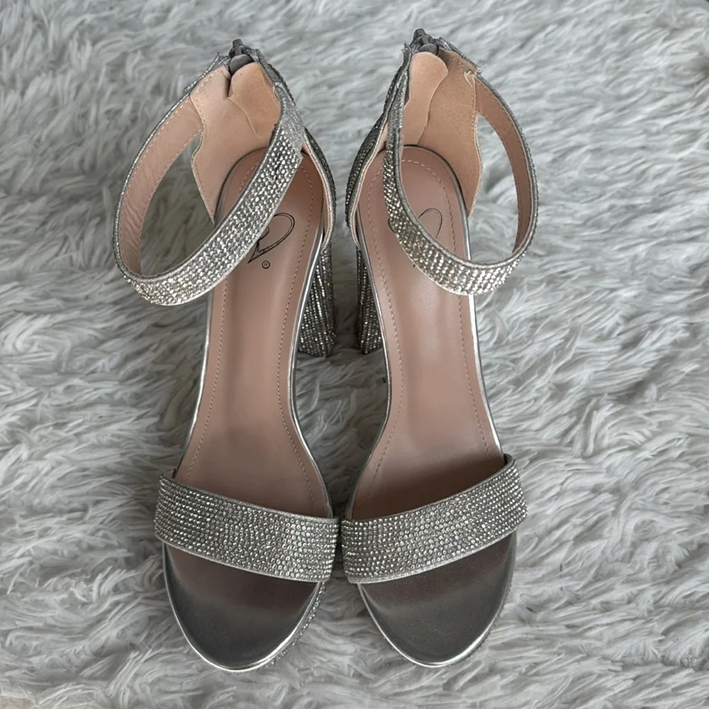 Windsor Yula Rhinestone Silver Platform Heels Size 8